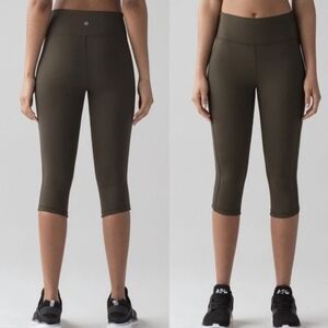 Lululemon Squad Goals Crop 17" Dark Olive Leggings Women's Size 4